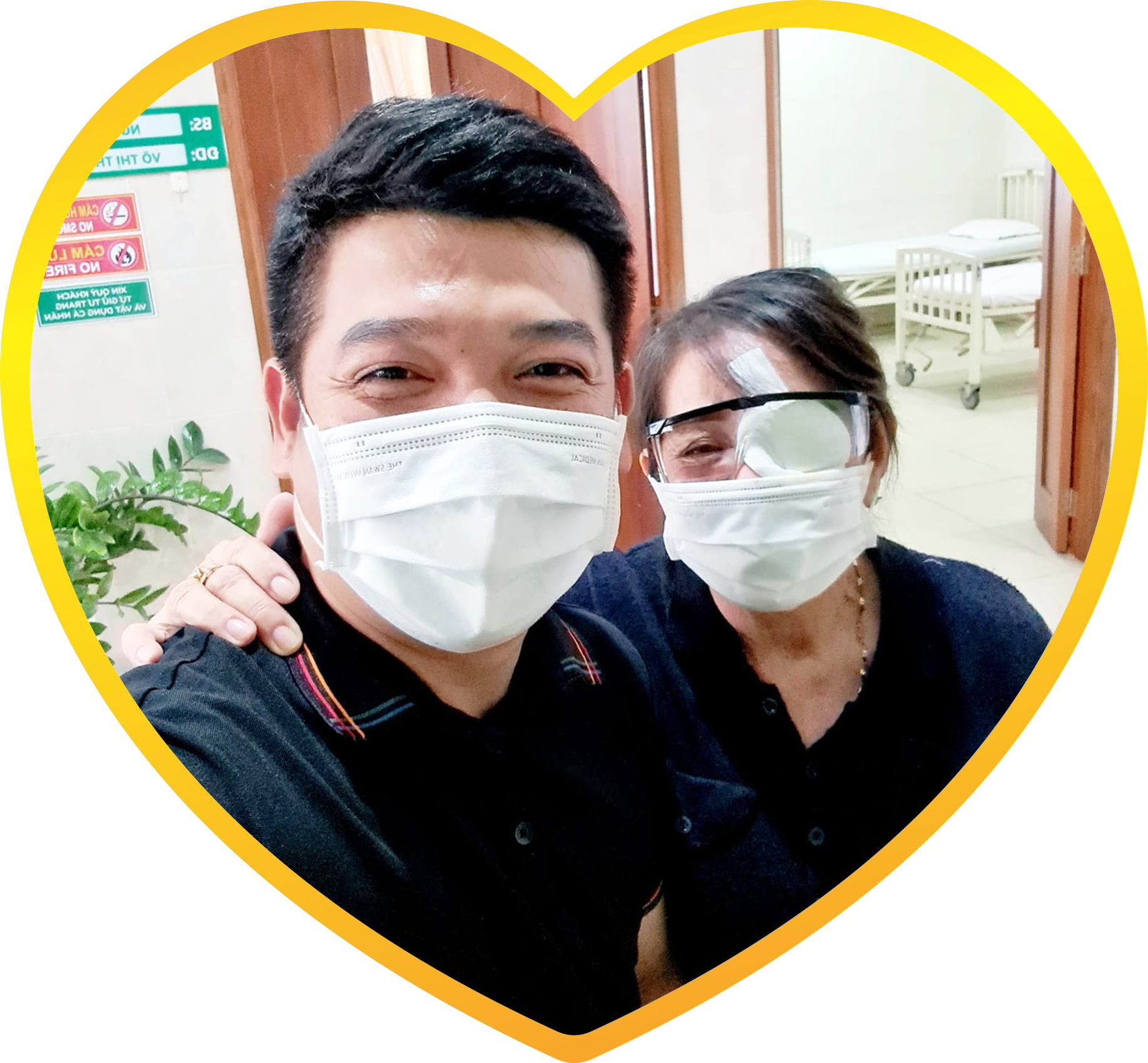 Cô N.V (58 tuổi – Ninh Hoà) phẫu thuật điều trị đục thuỷ tinh thể bằng phương pháp Phaco tại Bệnh viện Mắt Sài Gòn Nha Trang.